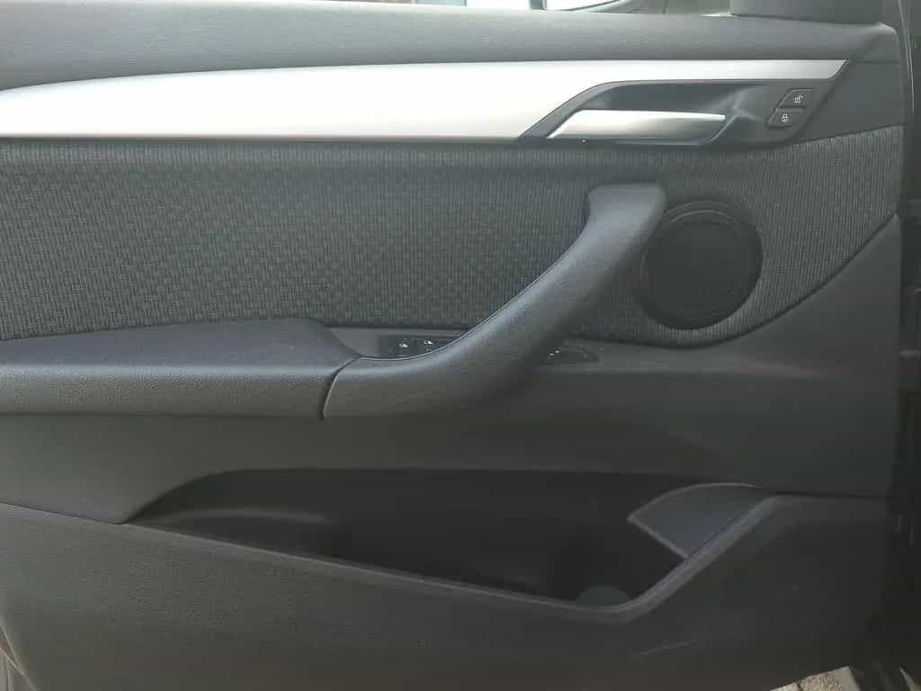 BMW X1 sDrive 18 i Klima Bluetooth Notrufassistent 04/2021-photo-11