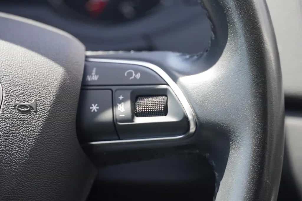 Audi Q3 1.4 TFSI Bi-Xenon Sitzheizung AHK PDC Klima 10/2017-photo-12