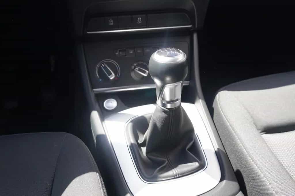 Audi Q3 1.4 TFSI Bi-Xenon Sitzheizung AHK PDC Klima 10/2017-photo-16