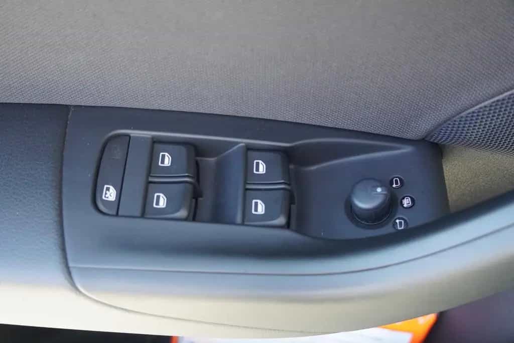 Audi Q3 1.4 TFSI Bi-Xenon Sitzheizung AHK PDC Klima 10/2017-photo-17