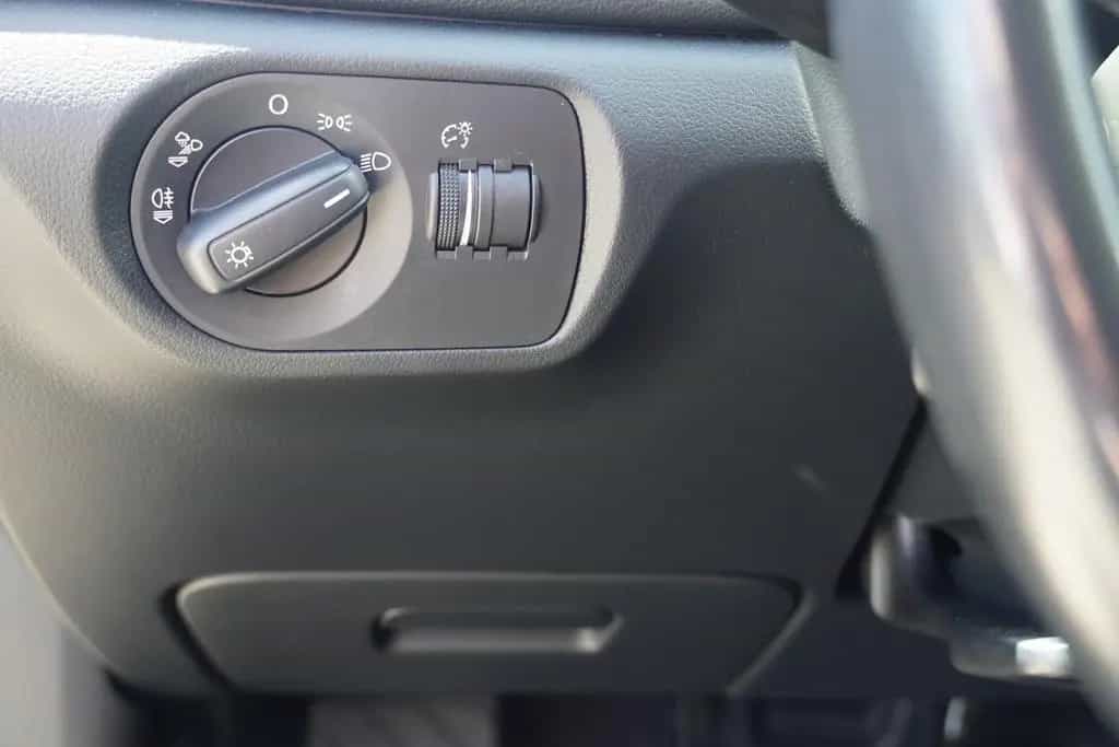 Audi Q3 1.4 TFSI Bi-Xenon Sitzheizung AHK PDC Klima 10/2017-photo-18