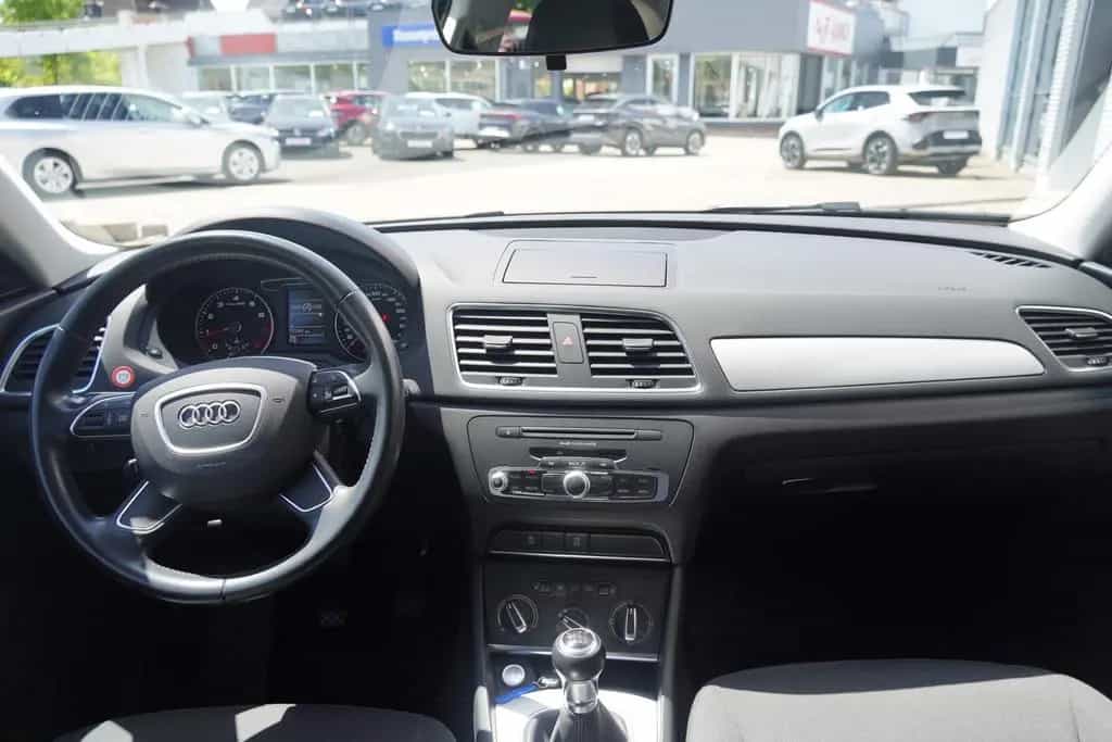 Audi Q3 1.4 TFSI Bi-Xenon Sitzheizung AHK PDC Klima 10/2017-photo-8