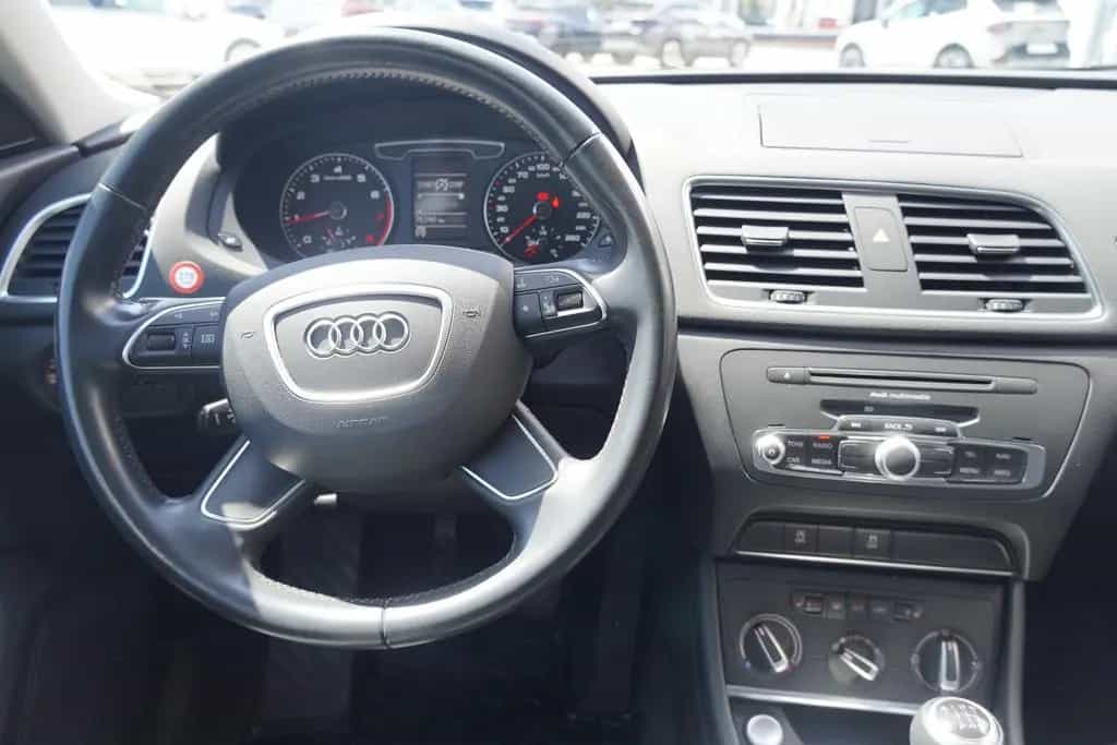 Audi Q3 1.4 TFSI Bi-Xenon Sitzheizung AHK PDC Klima 10/2017-photo-9