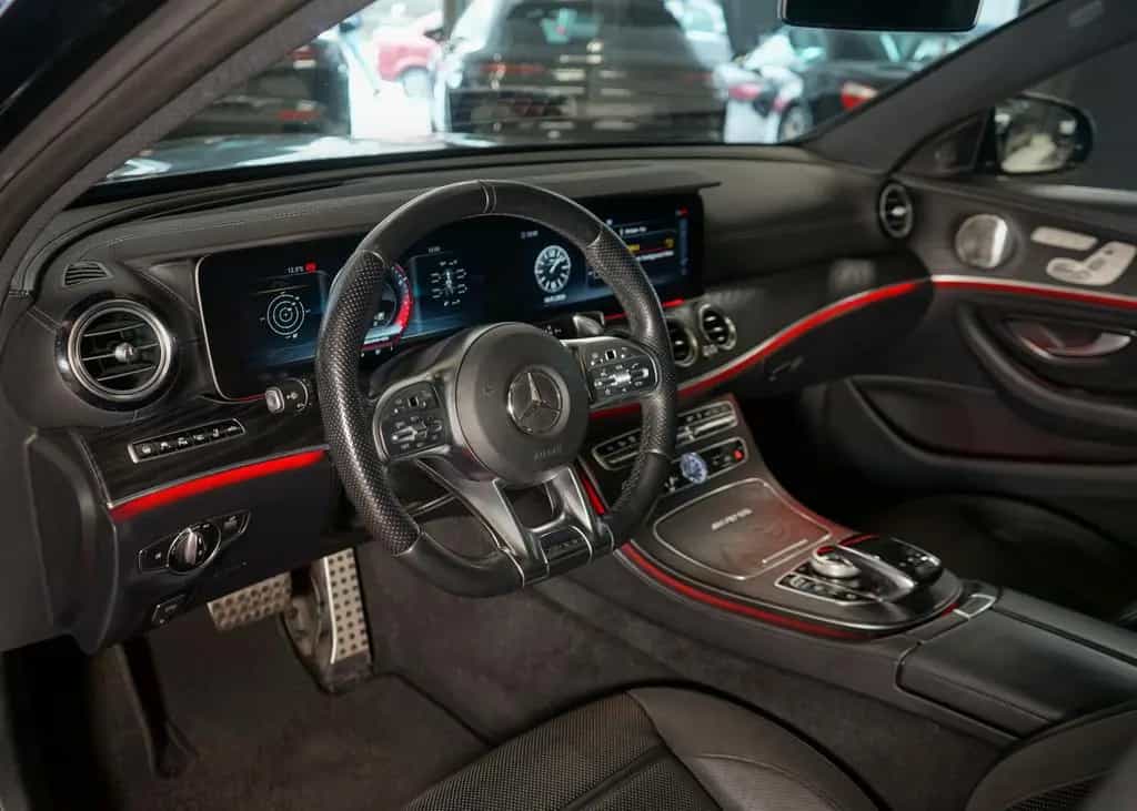 Mercedes-Benz E-Class 63 AMG 4M MWST LED Widescreen Pano Burmester 08/2018-photo-17