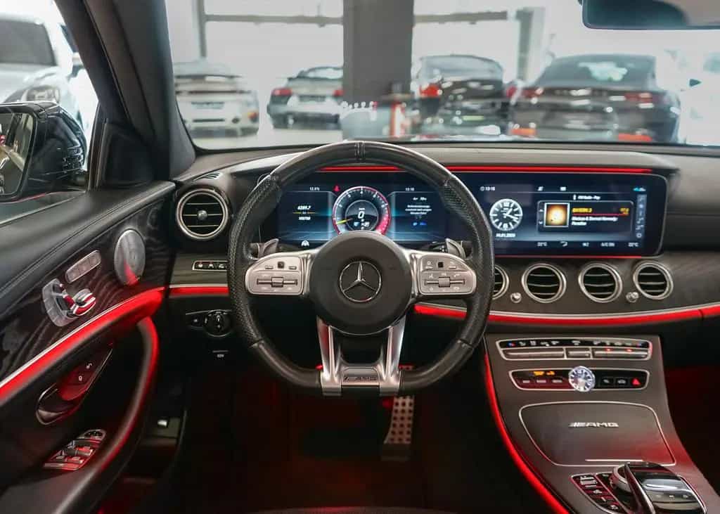 Mercedes-Benz E-Class 63 AMG 4M MWST LED Widescreen Pano Burmester 08/2018-photo-22