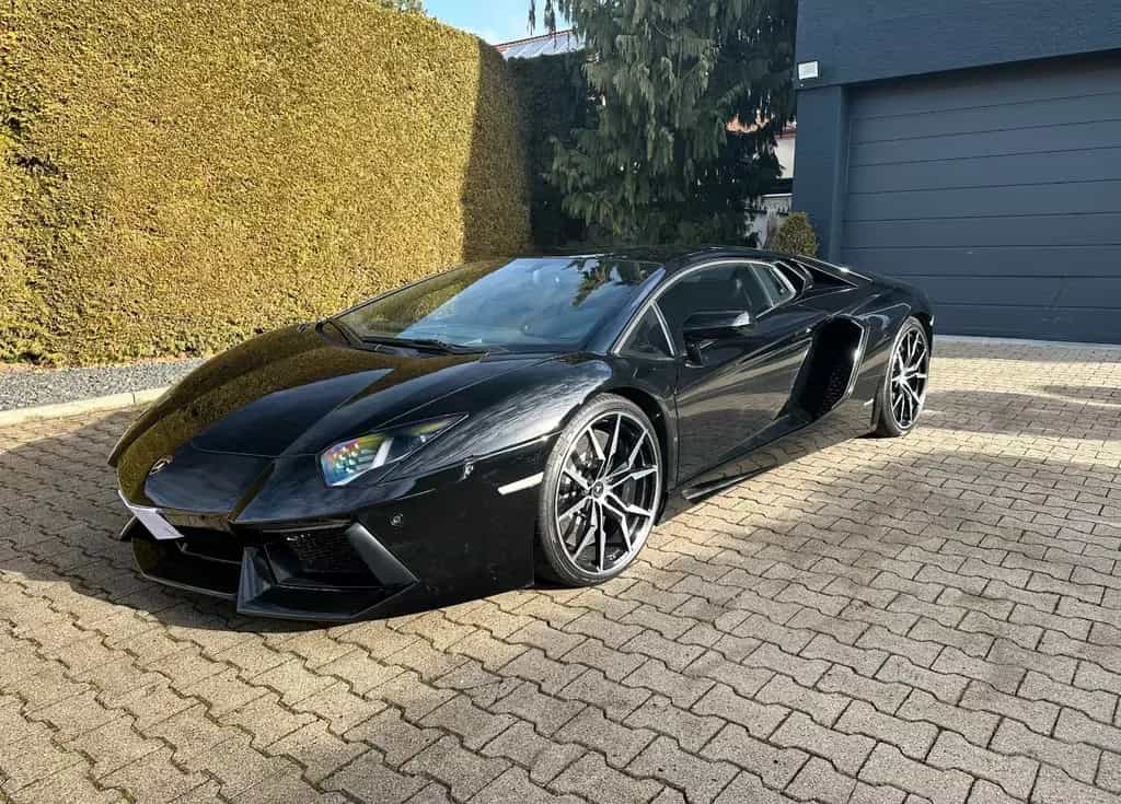 Lamborghini Aventador LP 700-4 03/2012-photo-0