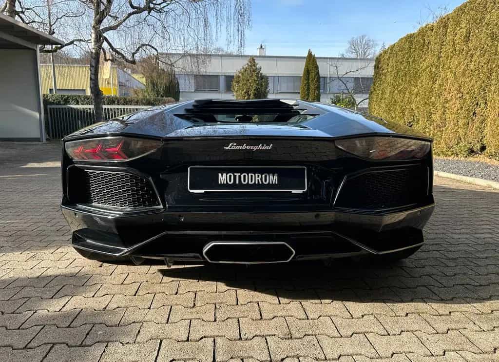 Lamborghini Aventador LP 700-4 03/2012-photo-3