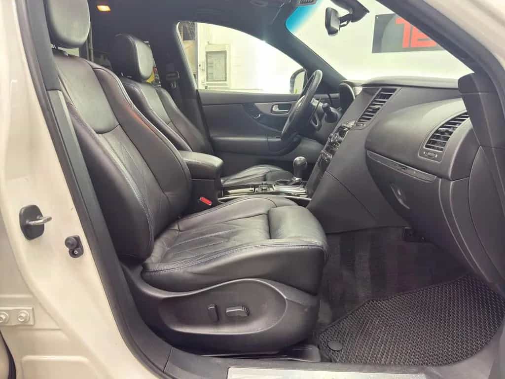 Infiniti QX70 3.7 Ultimate 09/2016-photo-16