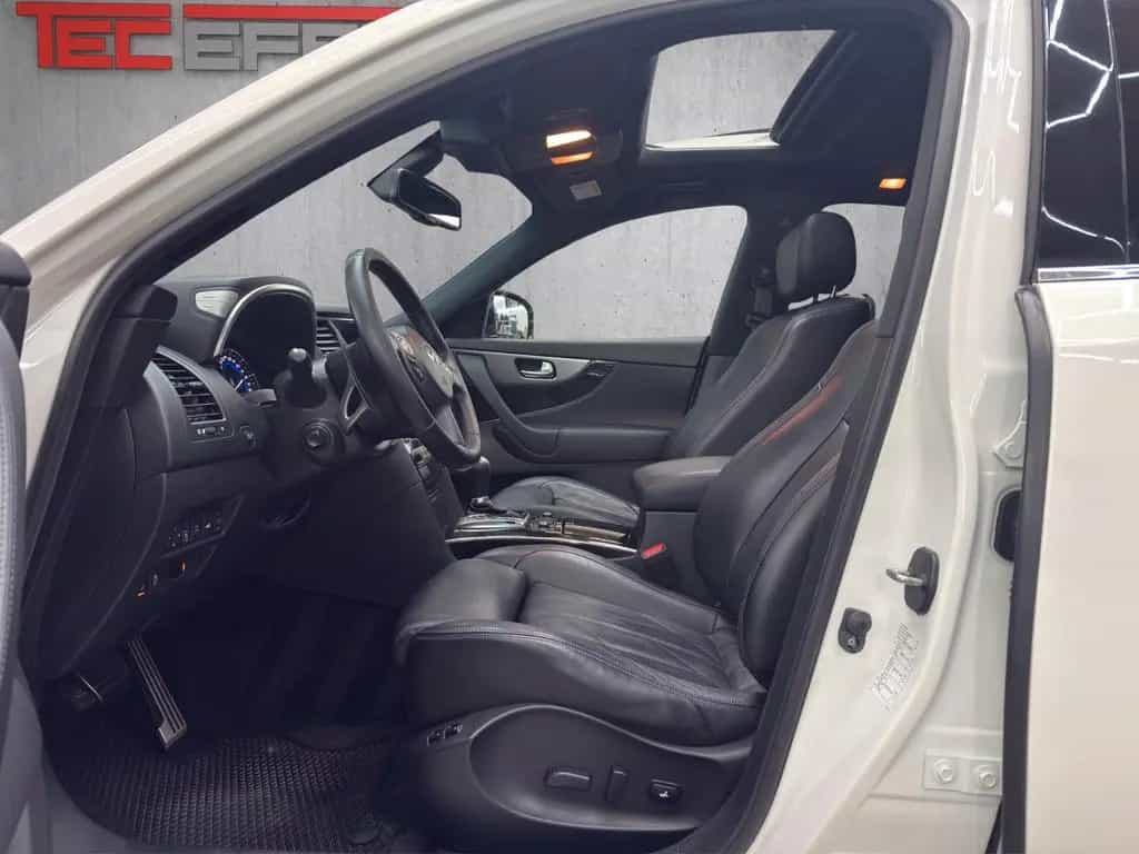Infiniti QX70 3.7 Ultimate 09/2016-photo-8
