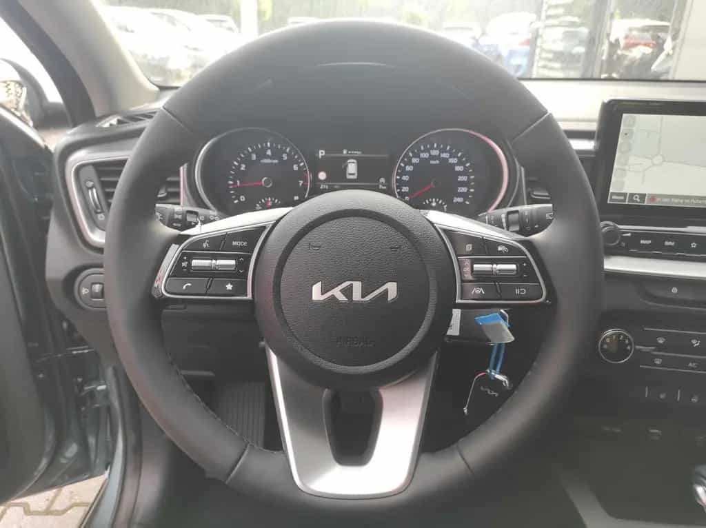 Kia Ceed SW AT Spin*Navi*Shzg*Lhzg*PDC*Cam*16Zoll 10/2025-photo-8