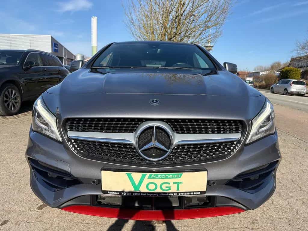 Mercedes-Benz CLA-Class 220 CLA -Klasse Shooting Brake 4Matic AMGlin 02/2018-photo-1