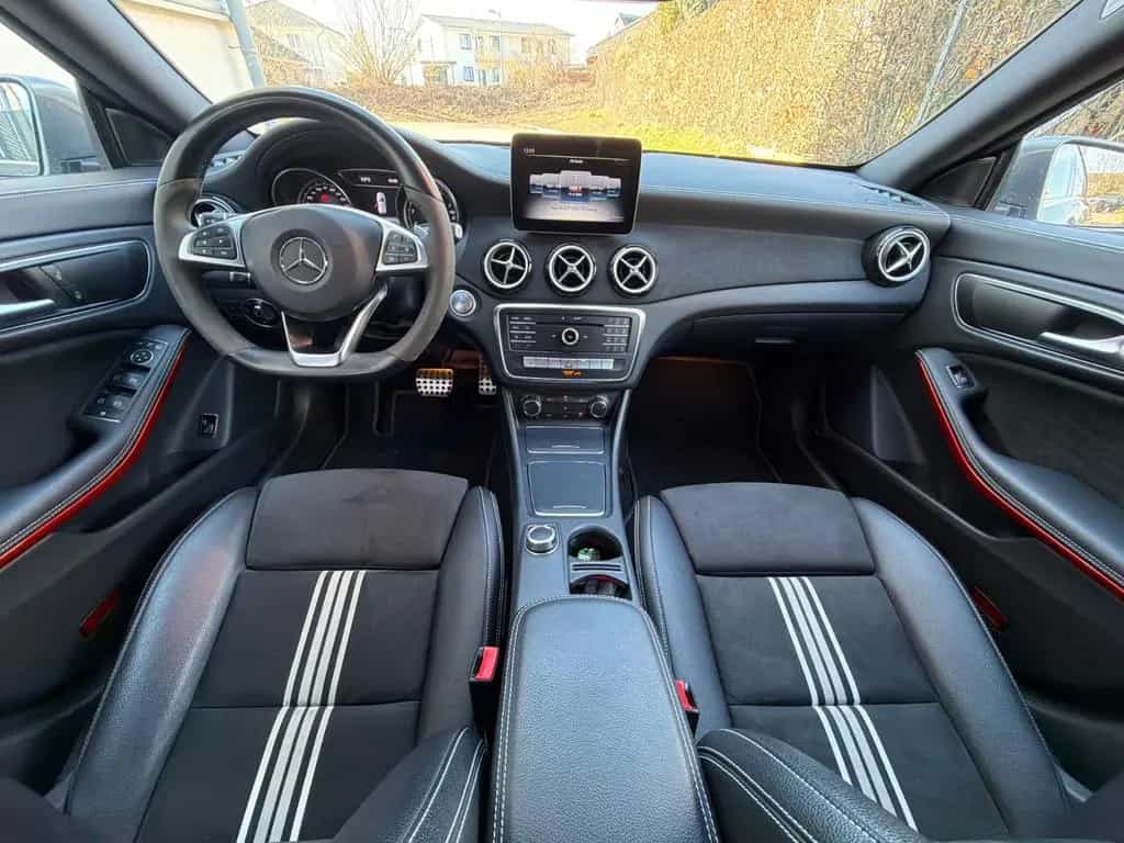 Mercedes-Benz CLA-Class 220 CLA -Klasse Shooting Brake 4Matic AMGlin 02/2018-photo-10