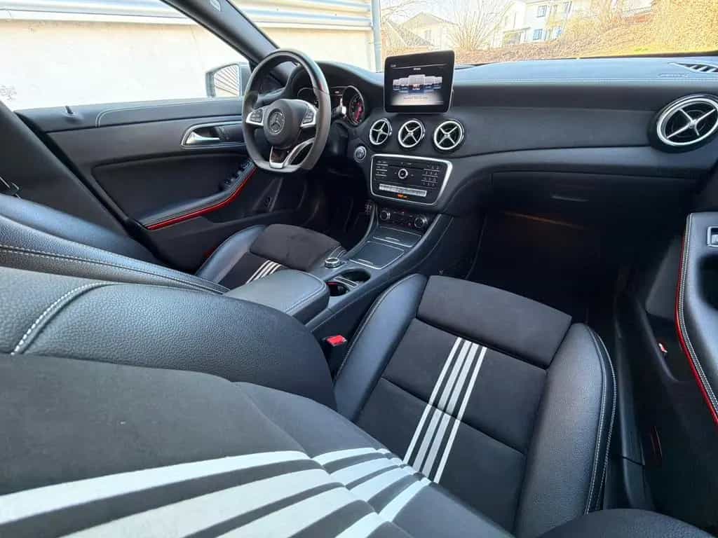 Mercedes-Benz CLA-Class 220 CLA -Klasse Shooting Brake 4Matic AMGlin 02/2018-photo-11
