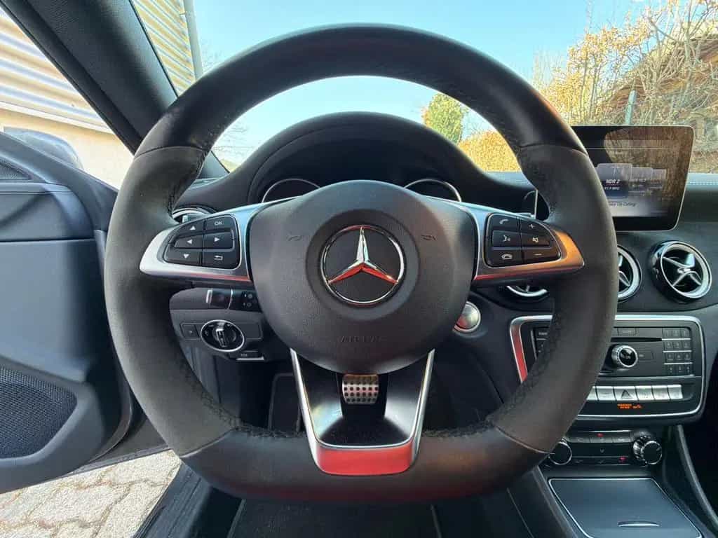 Mercedes-Benz CLA-Class 220 CLA -Klasse Shooting Brake 4Matic AMGlin 02/2018-photo-12