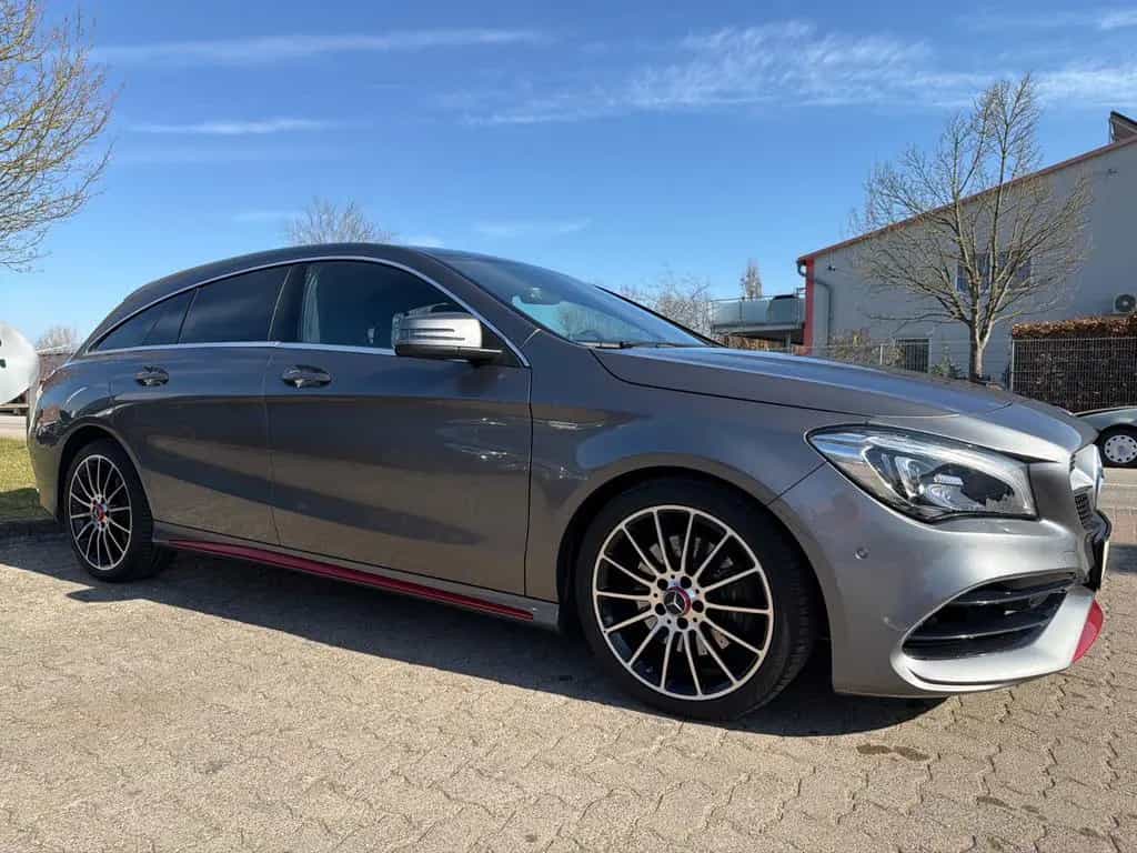 Mercedes-Benz CLA-Class 220 CLA -Klasse Shooting Brake 4Matic AMGlin 02/2018-photo-2