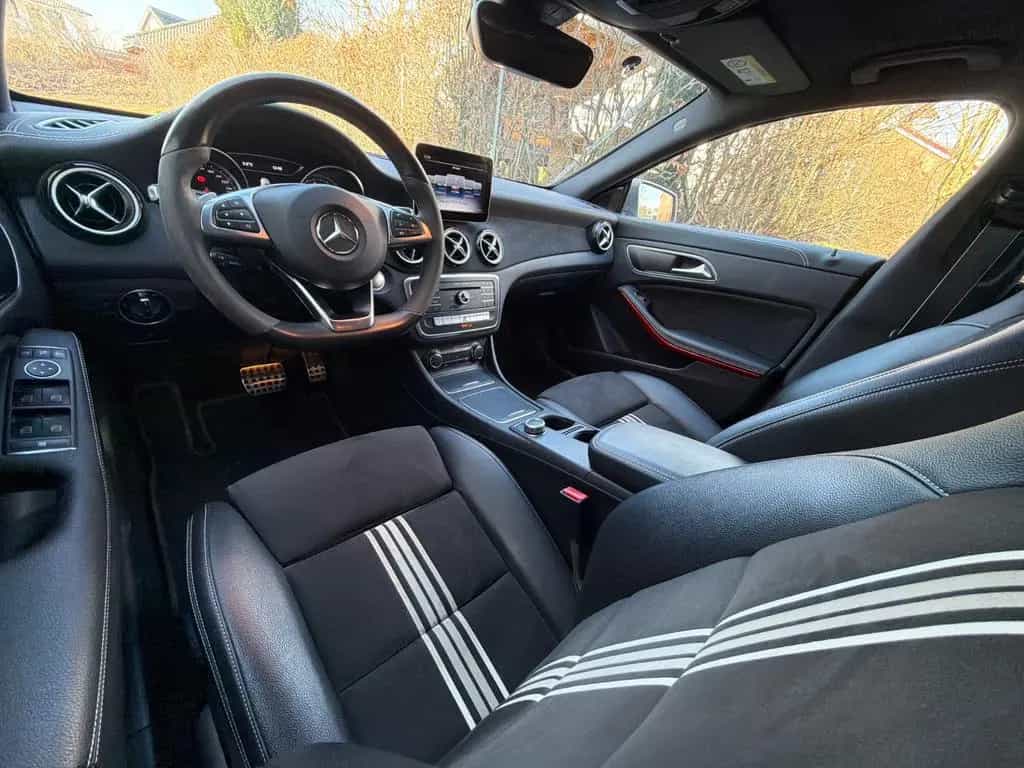 Mercedes-Benz CLA-Class 220 CLA -Klasse Shooting Brake 4Matic AMGlin 02/2018-photo-8