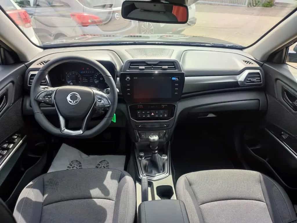 KGM Tivoli 1.5T 2WD MT Nomad null-photo-12