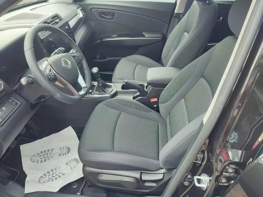 KGM Tivoli 1.5T 2WD MT Nomad null-photo-7