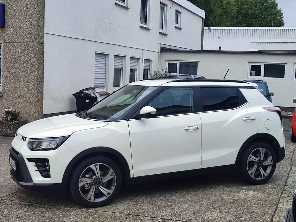 KGM Tivoli 1.5 T-GDI 2WD 6AT Lux / Leder 06/2025-photo-2