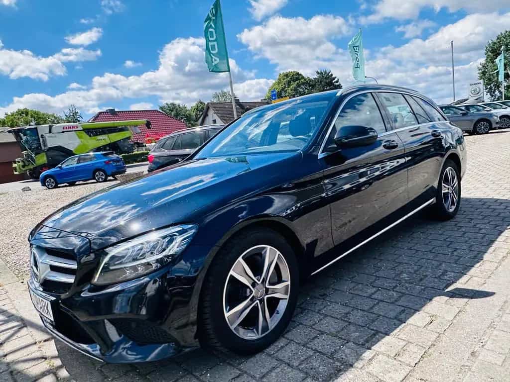 Mercedes-Benz C-Class 300-Klasse T-Modell *AVANTGARDE*LED*AHK*NAVI* 03/2019-photo-2
