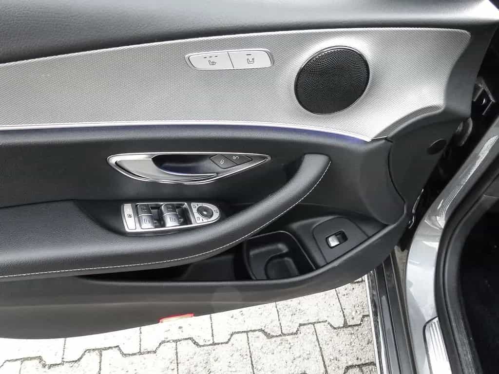 Mercedes-Benz E 200 T-Modell Niveau Navi LED El. Heckklappe Me 02/2018-photo-12