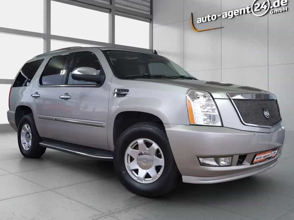 Cadillac 6.2 V8 /Bose/AHK/Sitzlüftung/Kamera/DAB 08/2006-photo-0