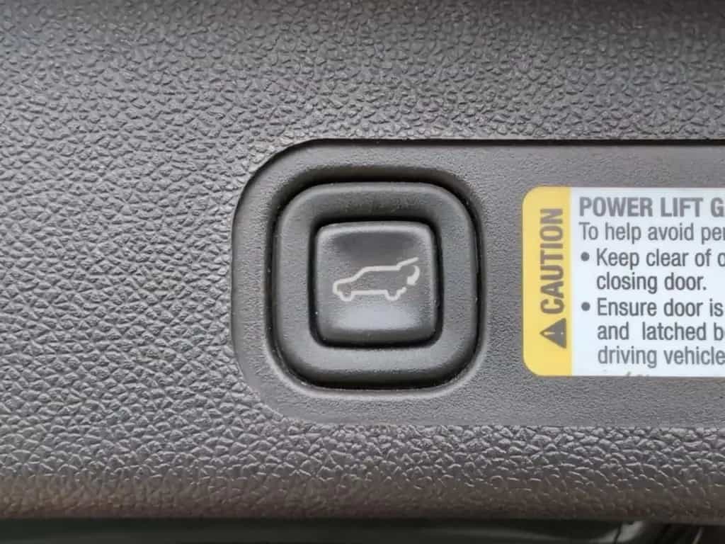 Cadillac 6.2 V8 /Bose/AHK/Sitzlüftung/Kamera/DAB 08/2006-photo-17