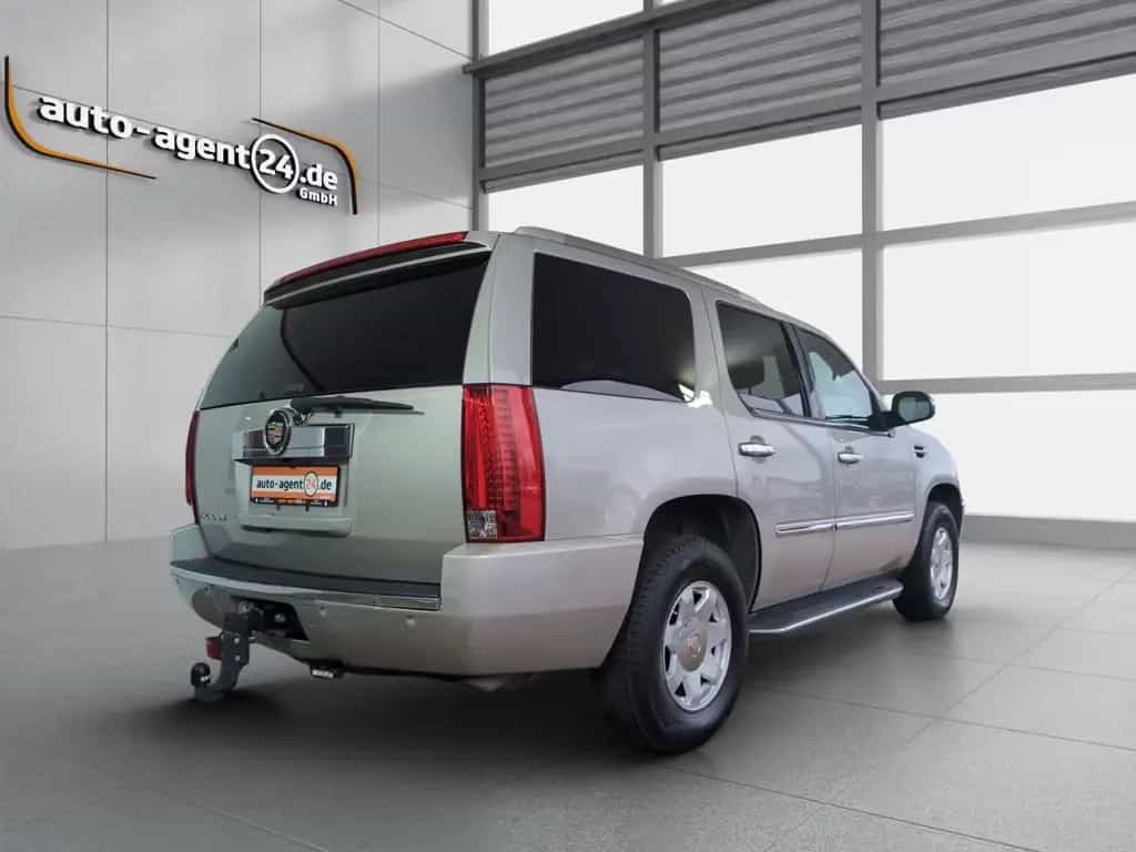 Cadillac 6.2 V8 /Bose/AHK/Sitzlüftung/Kamera/DAB 08/2006-photo-3