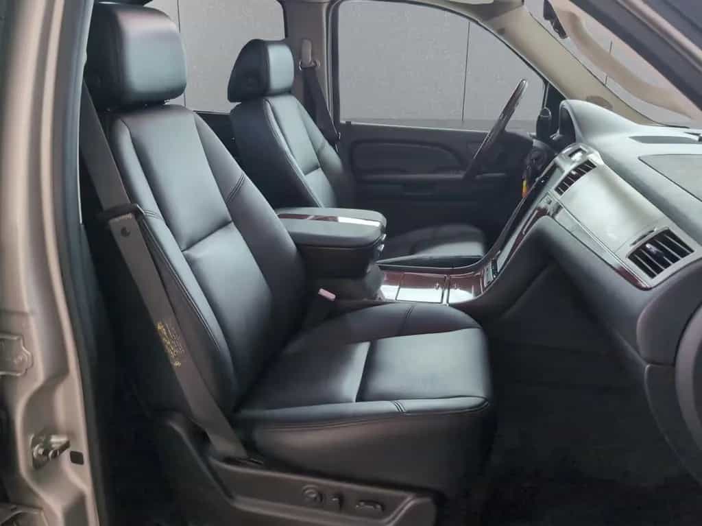 Cadillac 6.2 V8 /Bose/AHK/Sitzlüftung/Kamera/DAB 08/2006-photo-5