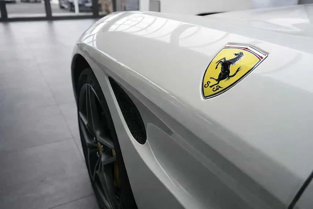 Ferrari California T 3.9 V8 Handling Speciale Carbon 08/2017-photo-10