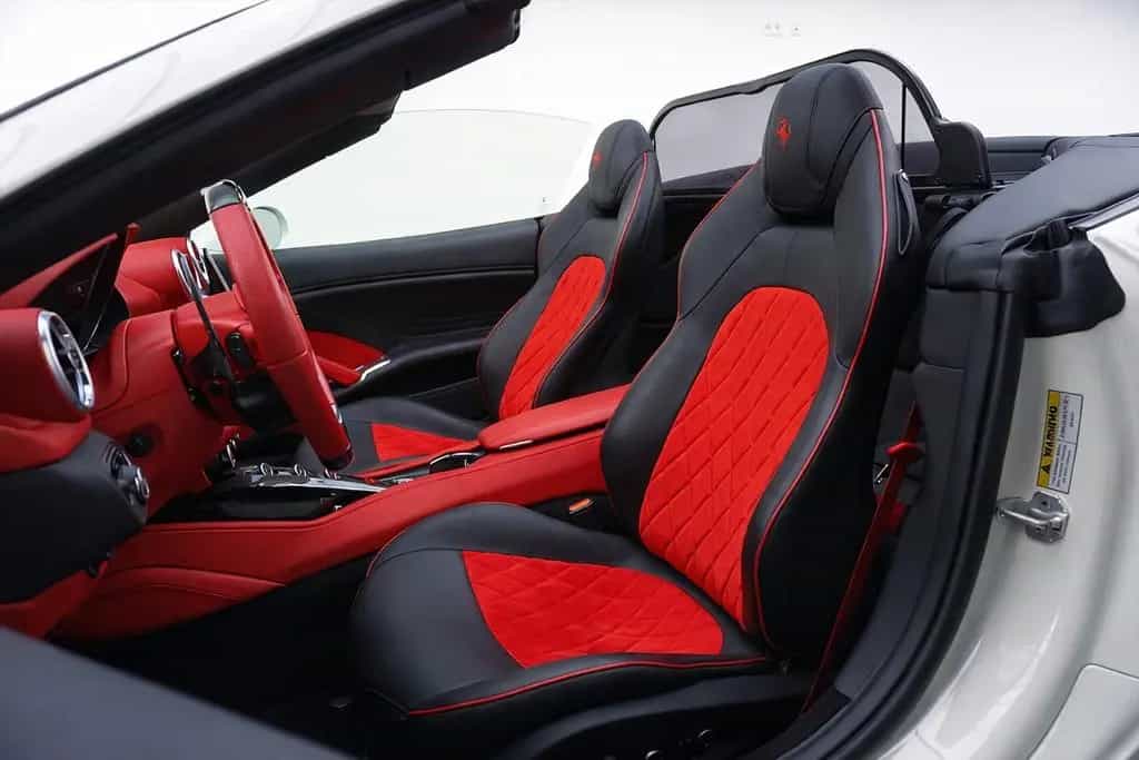Ferrari California T 3.9 V8 Handling Speciale Carbon 08/2017-photo-12