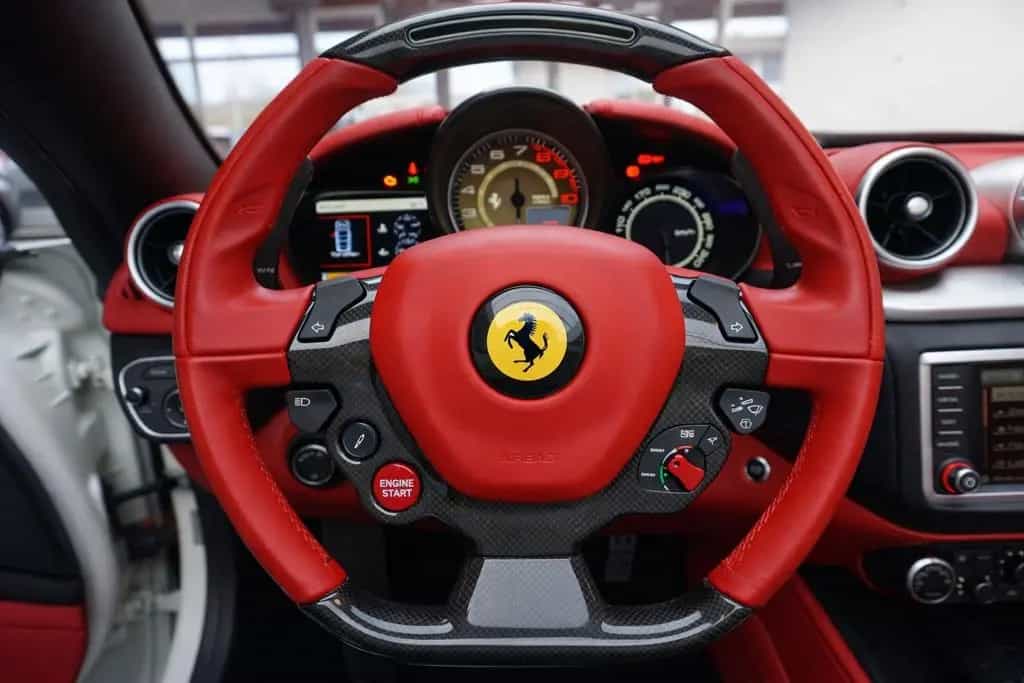 Ferrari California T 3.9 V8 Handling Speciale Carbon 08/2017-photo-13