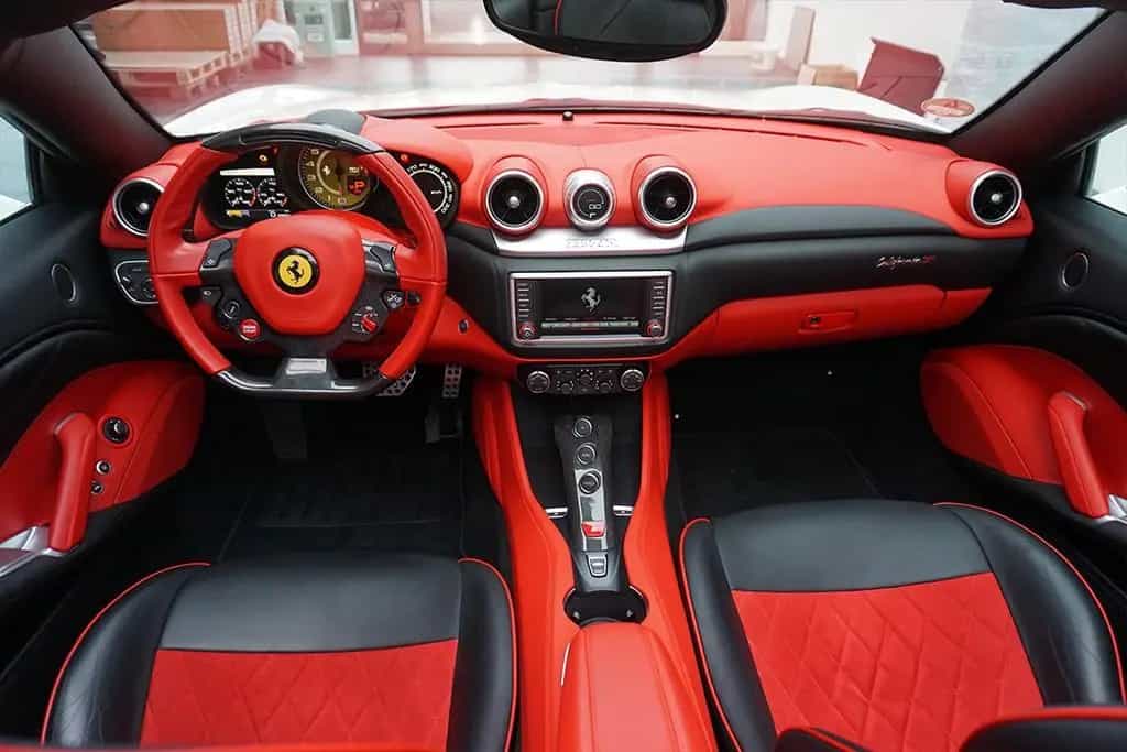 Ferrari California T 3.9 V8 Handling Speciale Carbon 08/2017-photo-14