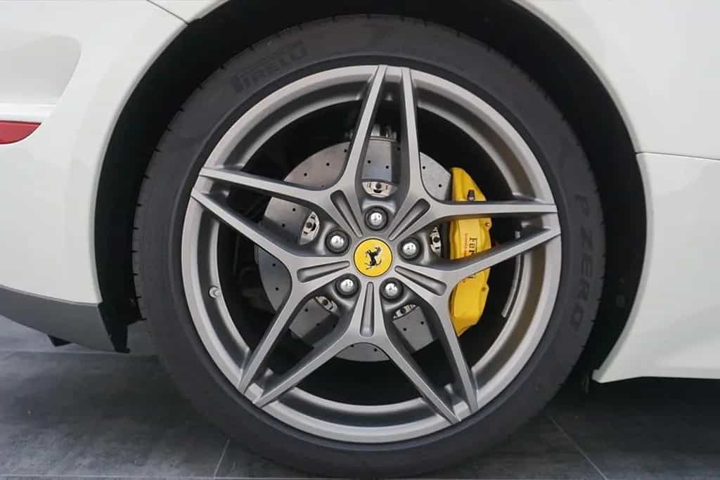 Ferrari California T 3.9 V8 Handling Speciale Carbon 08/2017-photo-19