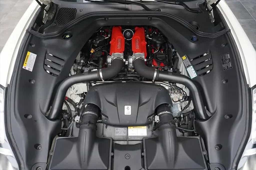 Ferrari California T 3.9 V8 Handling Speciale Carbon 08/2017-photo-21