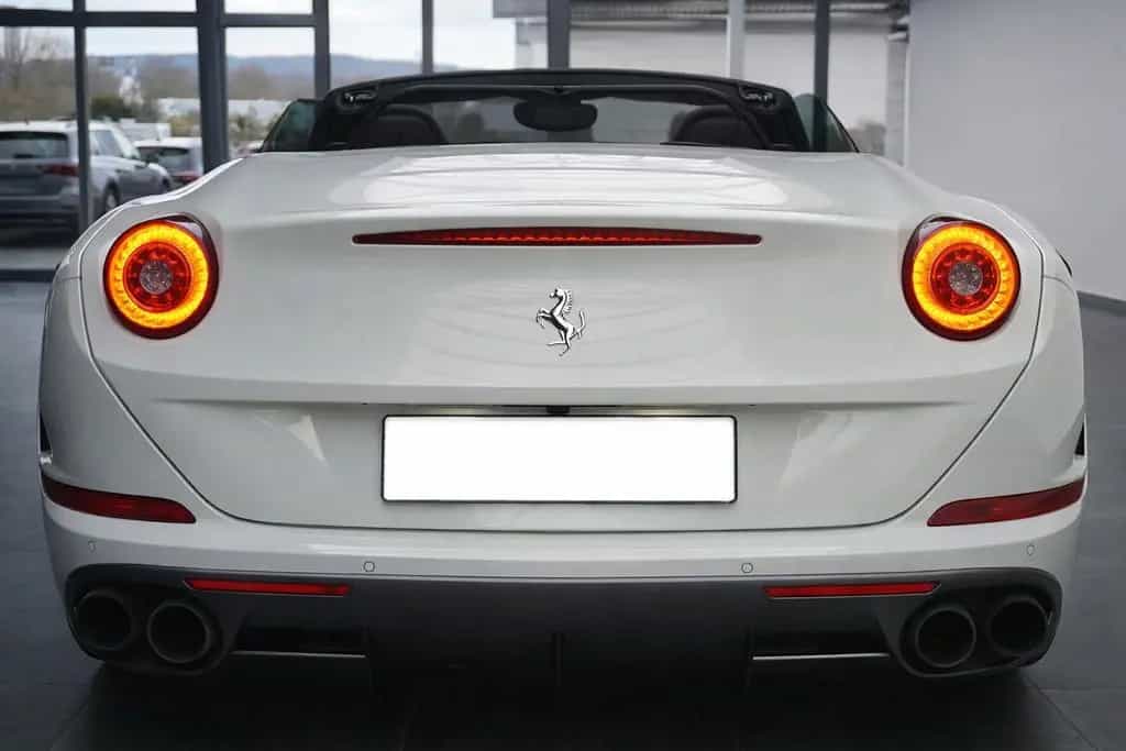 Ferrari California T 3.9 V8 Handling Speciale Carbon 08/2017-photo-7