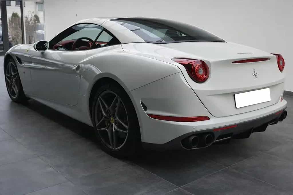Ferrari California T 3.9 V8 Handling Speciale Carbon 08/2017-photo-9