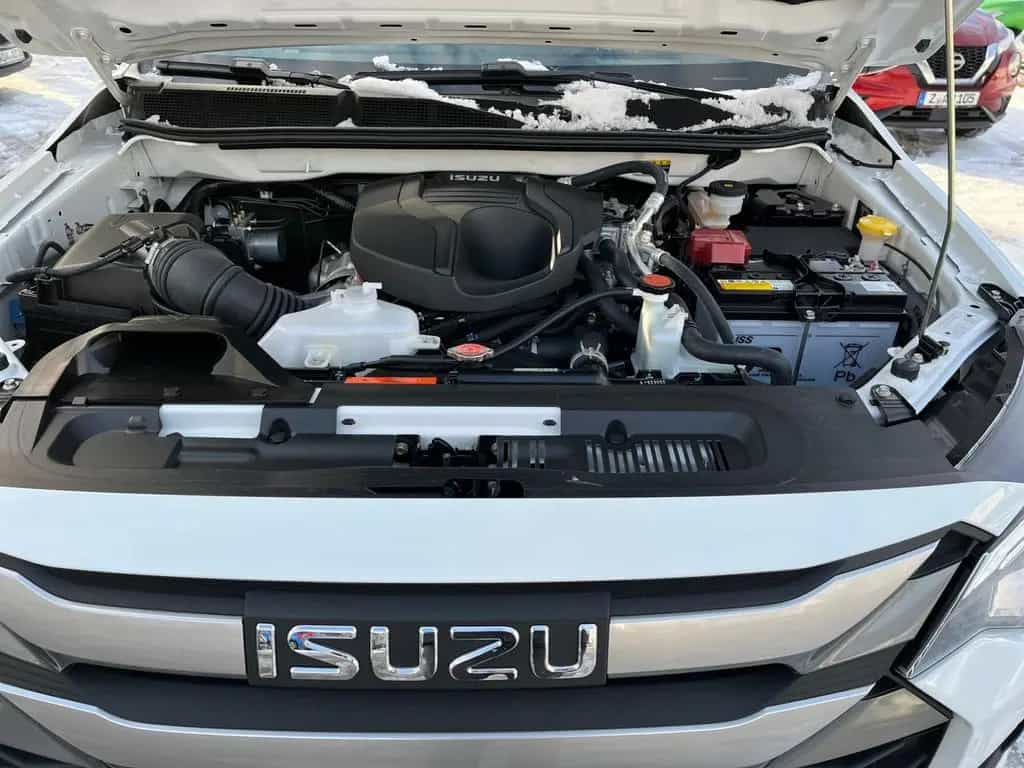 Isuzu D-Max Double Cab 4WD LSE Anhängerkupplung Laderr 01/2026-photo-16