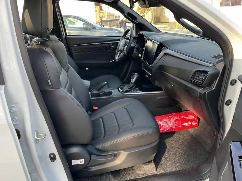 Isuzu D-Max Double Cab 4WD LSE Anhängerkupplung Laderr 01/2026-photo-17