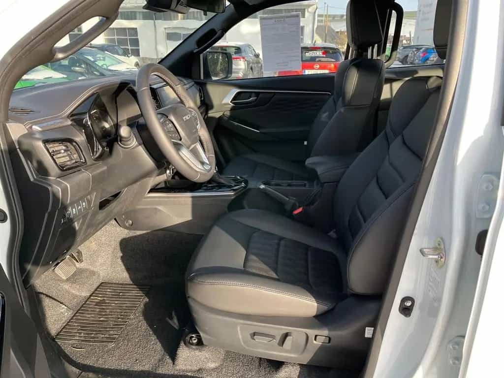 Isuzu D-Max Double Cab 4WD LSE Anhängerkupplung Laderr 01/2026-photo-8