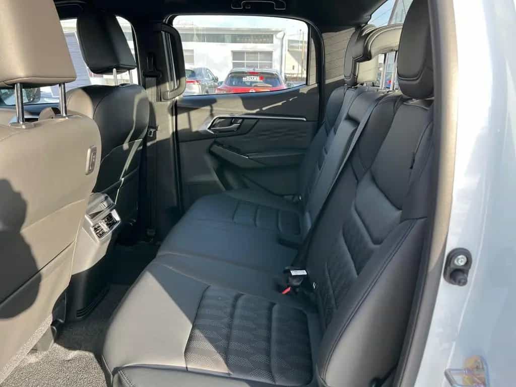 Isuzu D-Max Double Cab 4WD LSE Anhängerkupplung Laderr 01/2026-photo-9