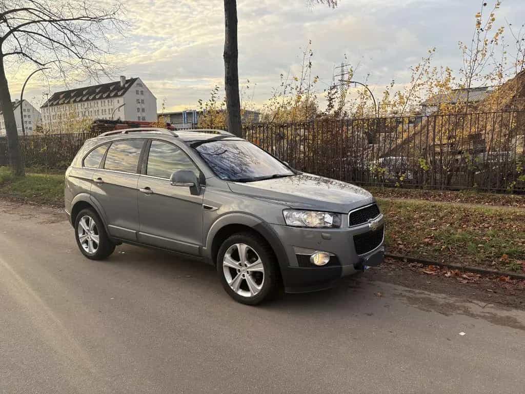 Chevrolet Captiva 2.2 D LTZ 4WD AUTOMATIK KLIMA ALU 03/2013-photo-1