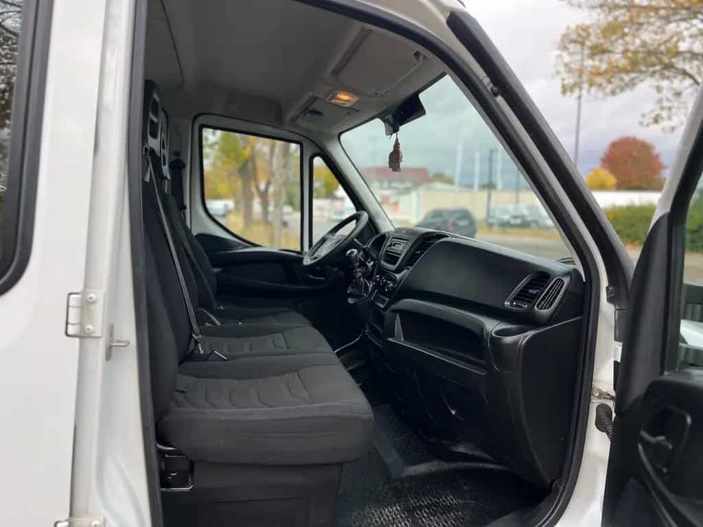 Iveco Other Daily  Doppelkabine 33 S ... TÜV-Neu 7 Sitz 09/2015-photo-12