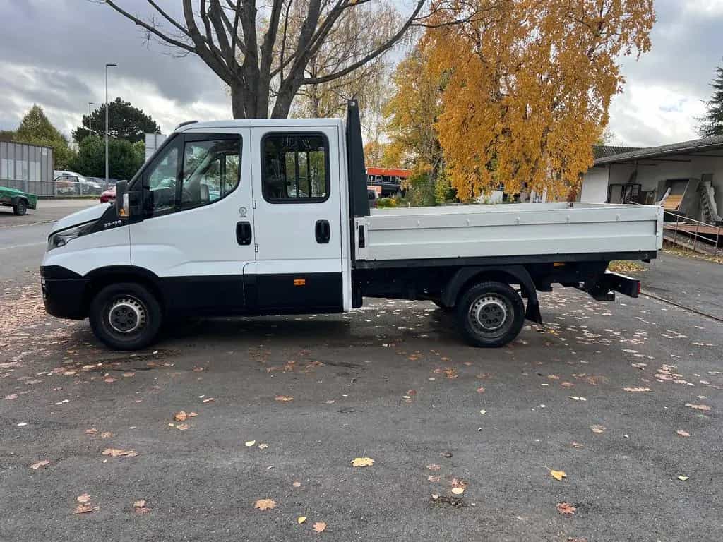 Iveco Other Daily  Doppelkabine 33 S ... TÜV-Neu 7 Sitz 09/2015-photo-7