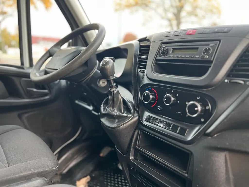 Iveco Other Daily  Doppelkabine 33 S ... TÜV-Neu 7 Sitz 09/2015-photo-9