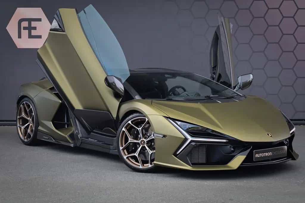 Lamborghini Revuelto | LIFT | CARBON IN & EXTERIEUR | PASSEN 01/2026-photo-0