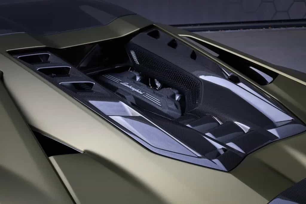 Lamborghini Revuelto | LIFT | CARBON IN & EXTERIEUR | PASSEN 01/2026-photo-18