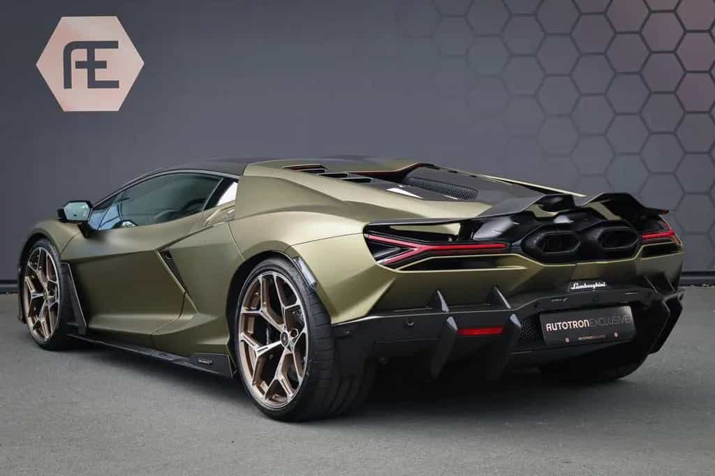 Lamborghini Revuelto | LIFT | CARBON IN & EXTERIEUR | PASSEN 01/2026-photo-23