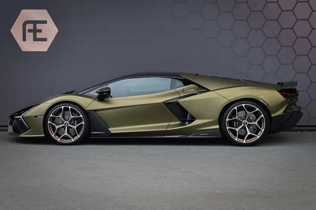 Lamborghini Revuelto | LIFT | CARBON IN & EXTERIEUR | PASSEN 01/2026-photo-3