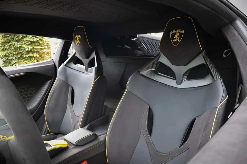 Lamborghini Revuelto | LIFT | CARBON IN & EXTERIEUR | PASSEN 01/2026-photo-5